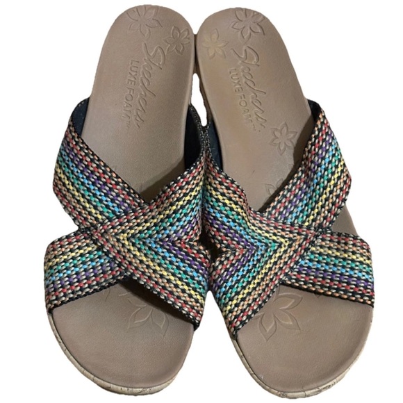 Skechers Shoes - Skechers Beverly Delighted
Womens Luxe Foam Rainbow
Woven Open Toe Sandals